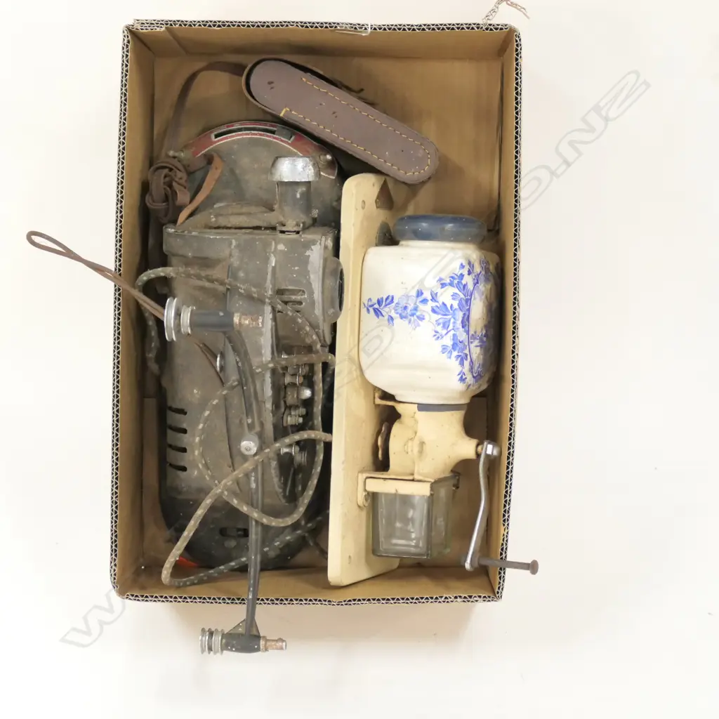 LOT ASST REEL TO REEL PROJECTOR / COFFEE GRINDER / FILM CAMERA Image 1++