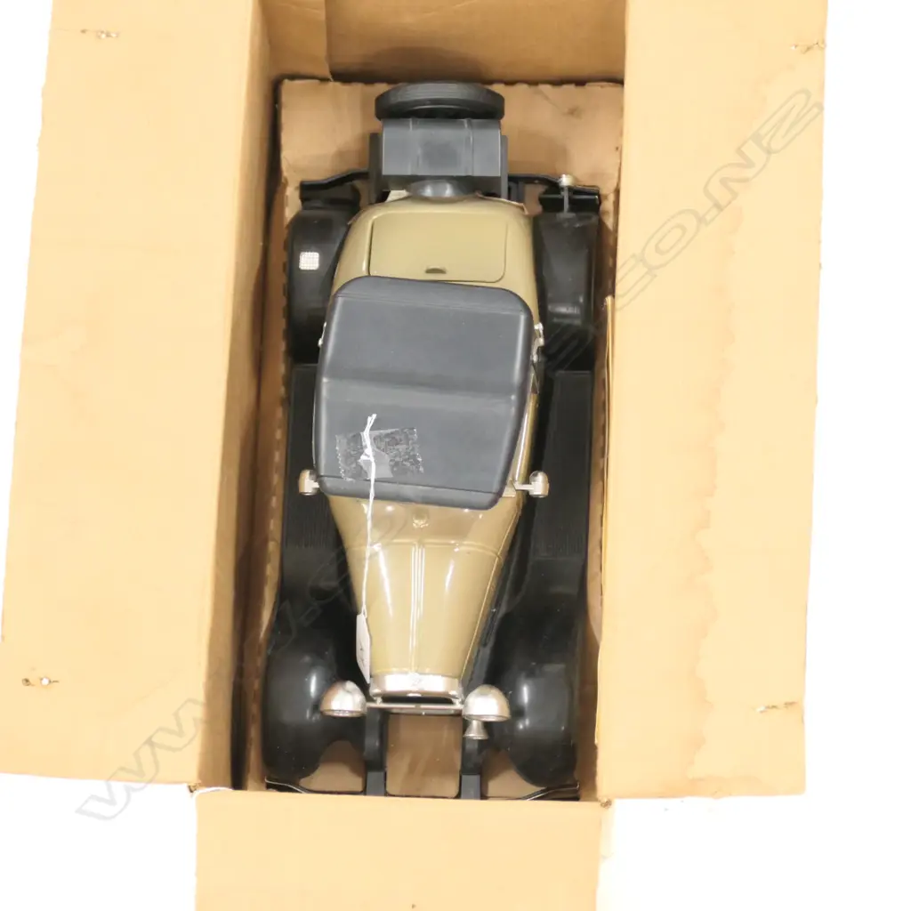 JIM BEAM 1928 COUPE DECANTER L 380 MM Image 1++