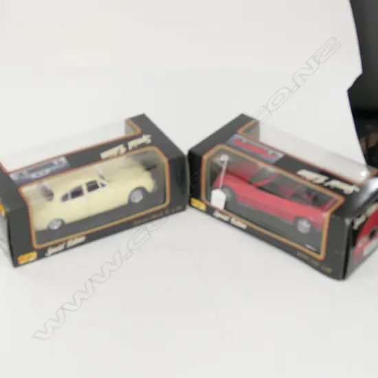 MAISTO SPECIAL EDITION JAGUAR + B.M.W