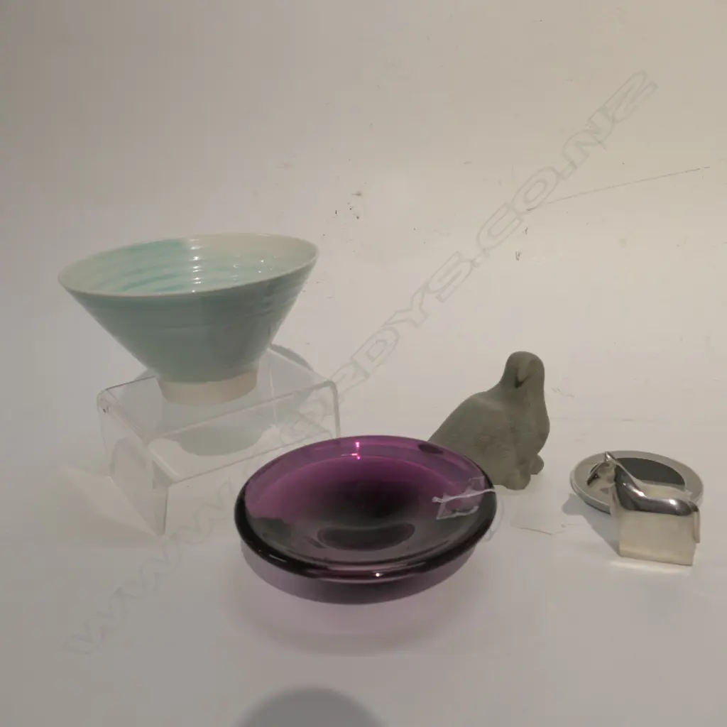 LOT DANSK PAPER WEIGHT/CANADIAN BIRD/COASTER AND GLASSS BOWL SIGNED M.C.G 1996 AND CERAMIC BOWL MT Image 1++