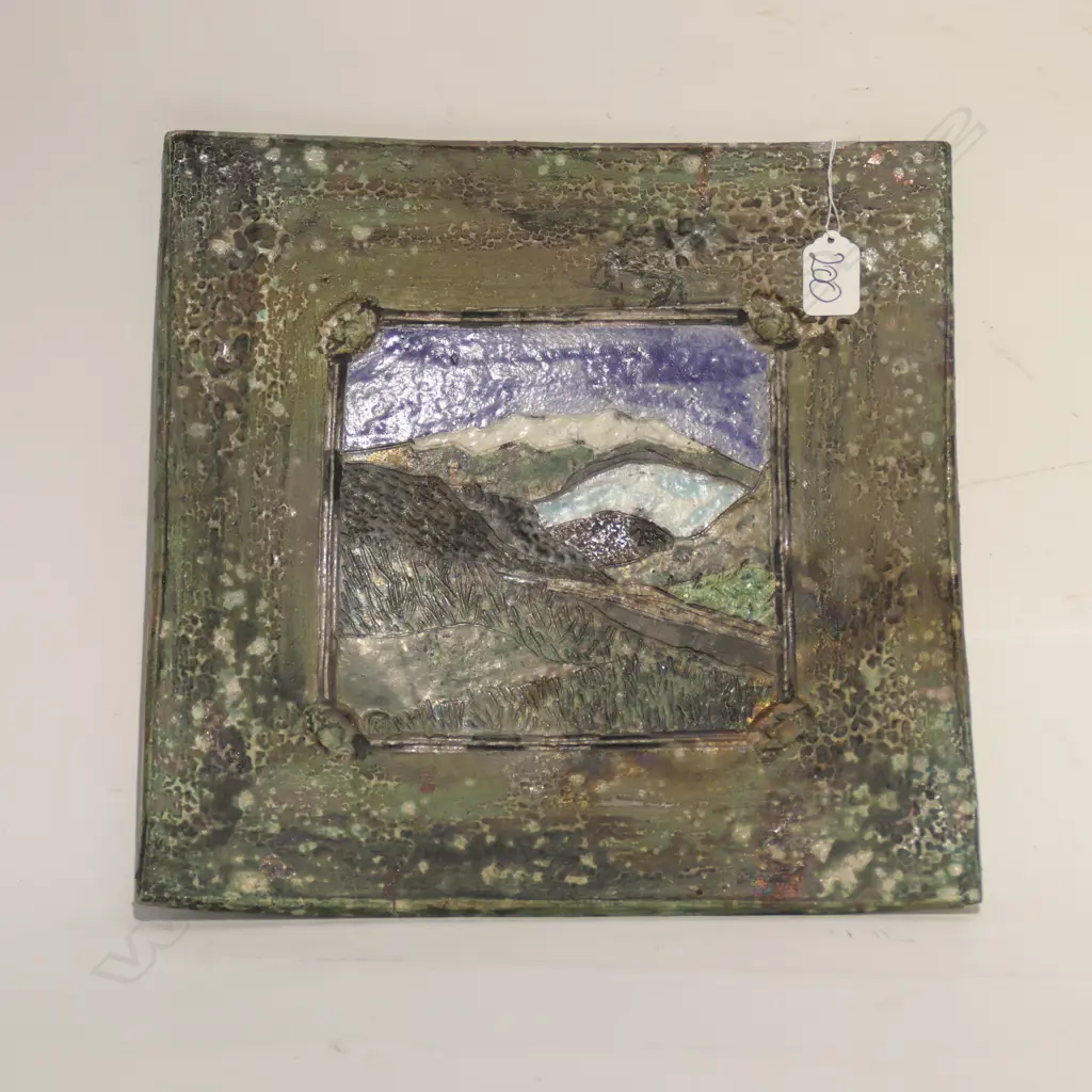 NZ STUDIO POTTERY SQUARE PLATTER (EX THE NGAIRE HART ESTATE COLLECTION) Image 1++