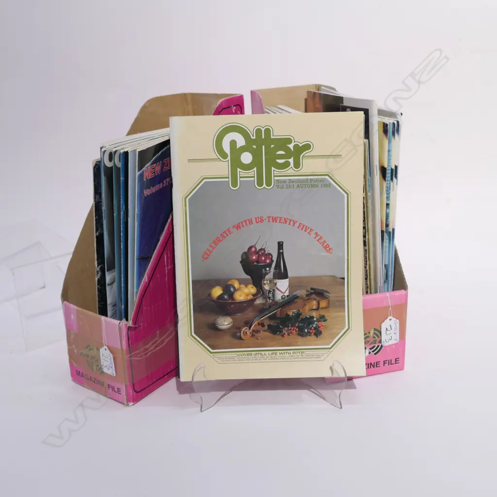 44 MAINLY NZ VINTAGE POTTER MAGAZINES Image 1++