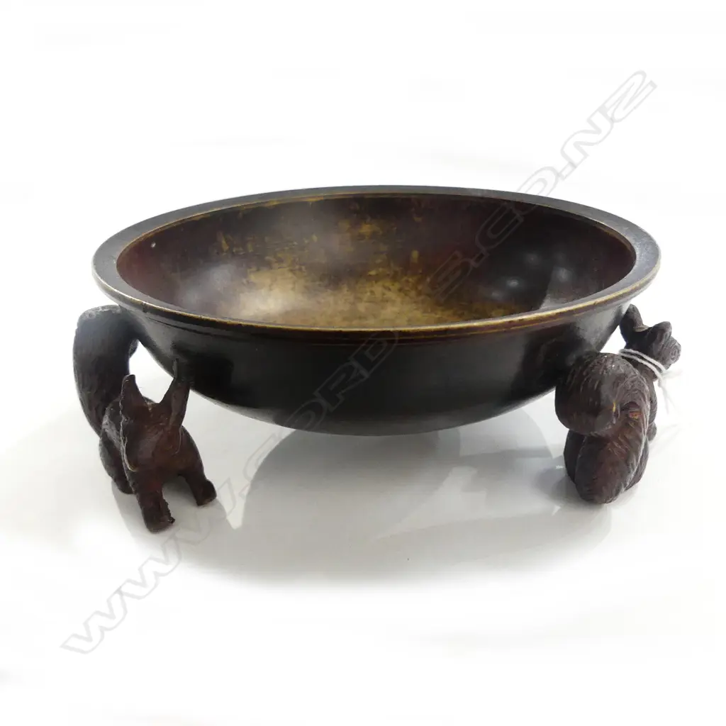 VINTAGE BRONZE BOWL 3 SQUIRRELL FEET Image 1++