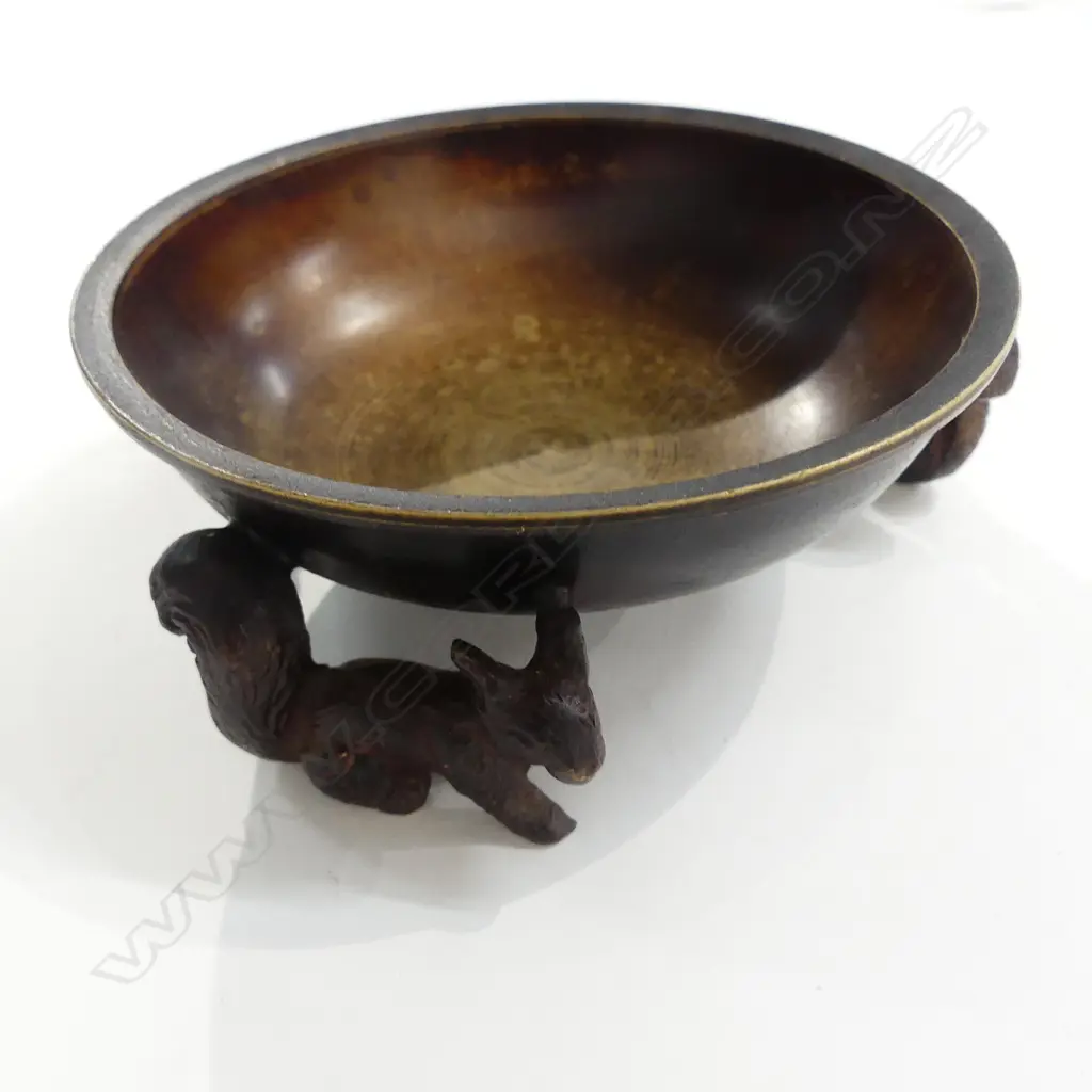 VINTAGE BRONZE BOWL 3 SQUIRRELL FEET Image 1++