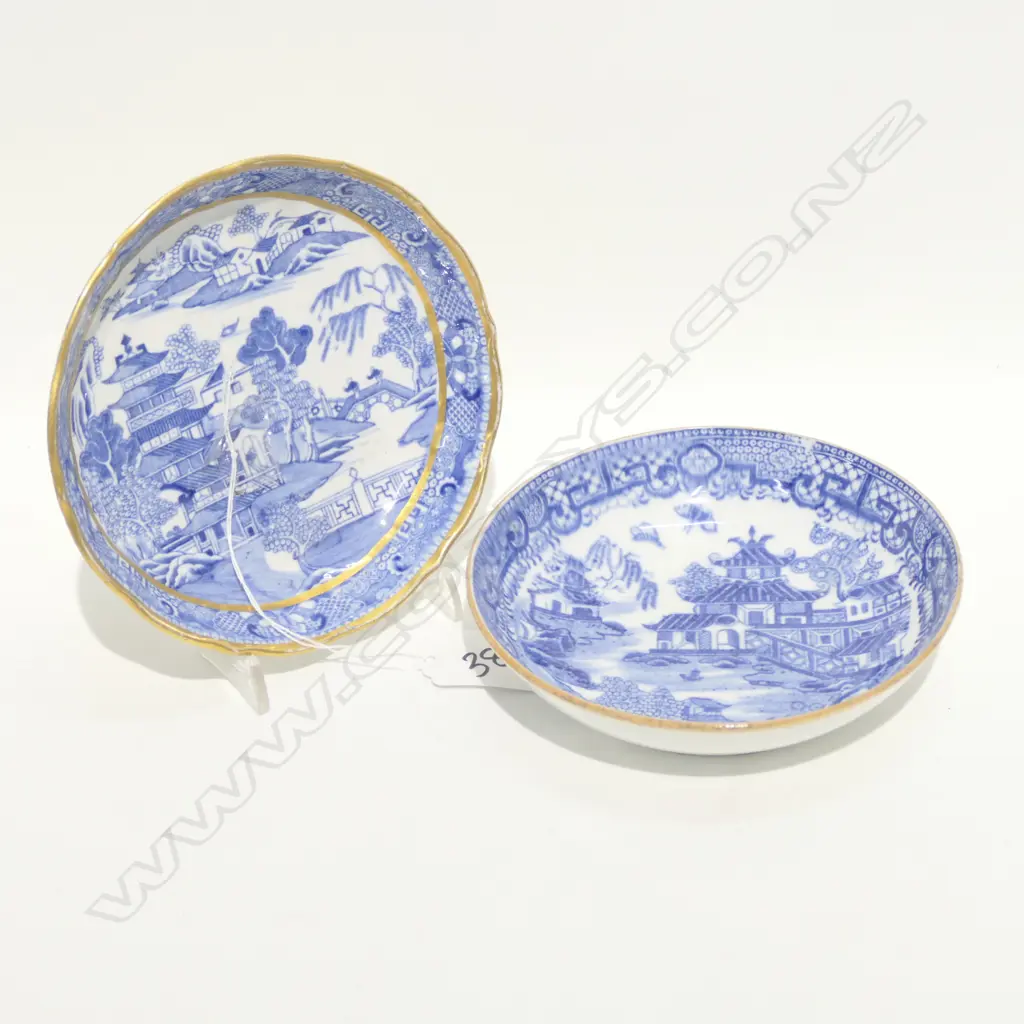 Two 18thC English blue and white tea bowls and saucers Image 1++