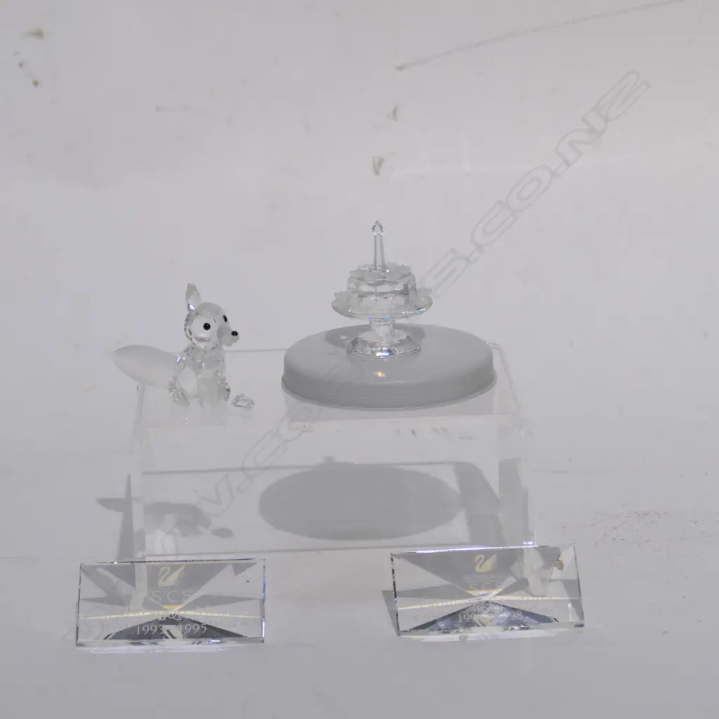 SWAROVSKI CRYSTAL BIRTHDAY CAKE& FOX A.F. & 2 STANDS Image 1++