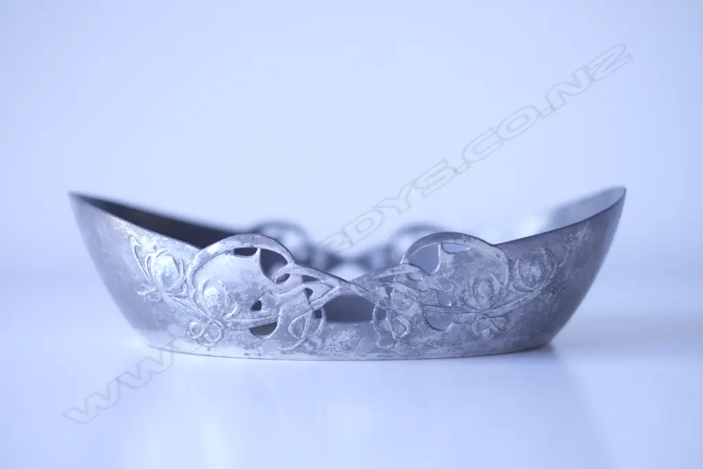An Archibald Knox design English Pewter dish Image 1++