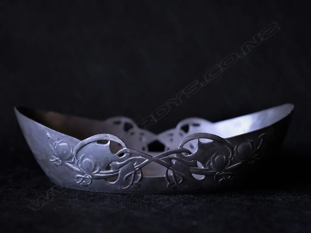 An Archibald Knox design English Pewter dish Image 1++