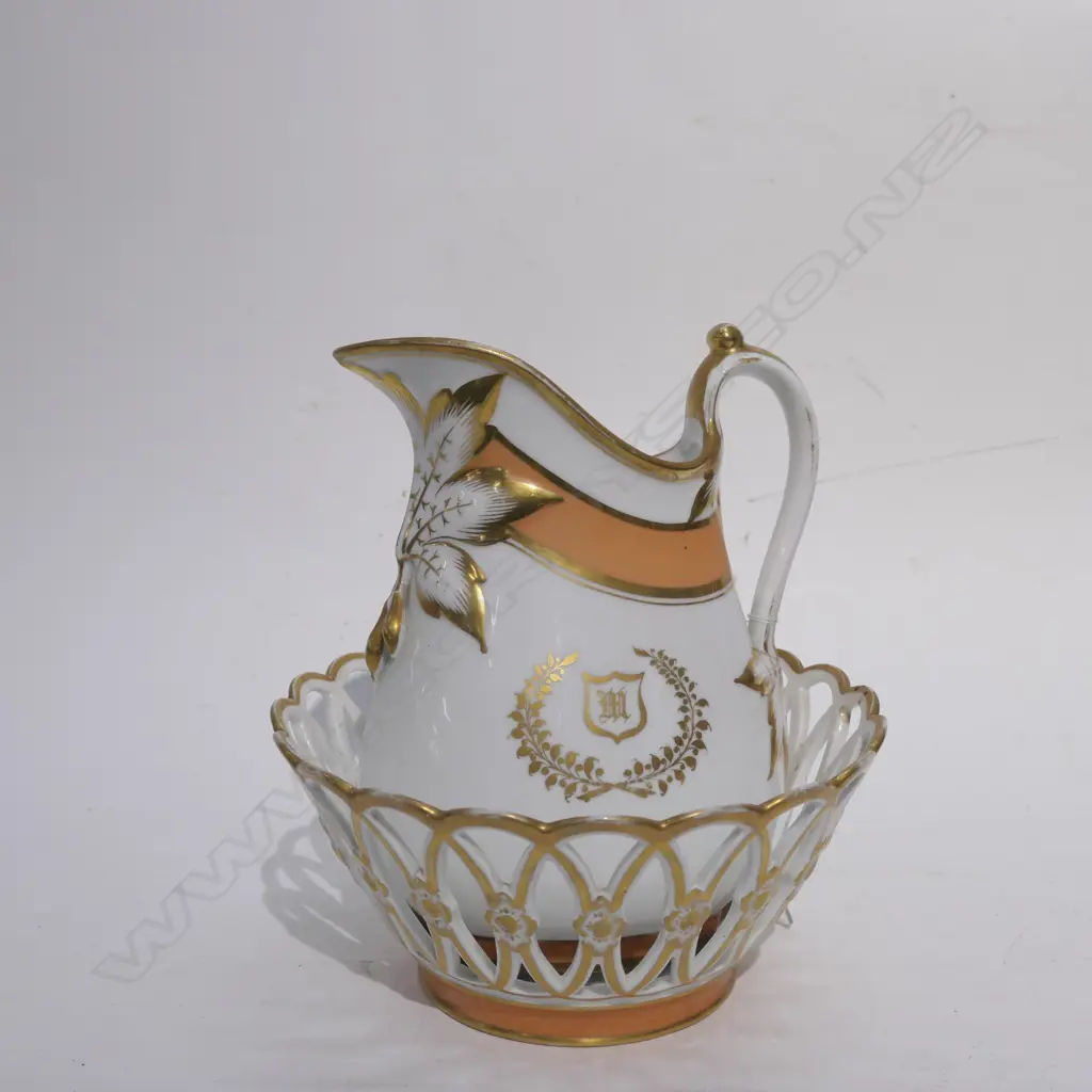 19THC BASKET AND JUG H 240 MM Image 1++