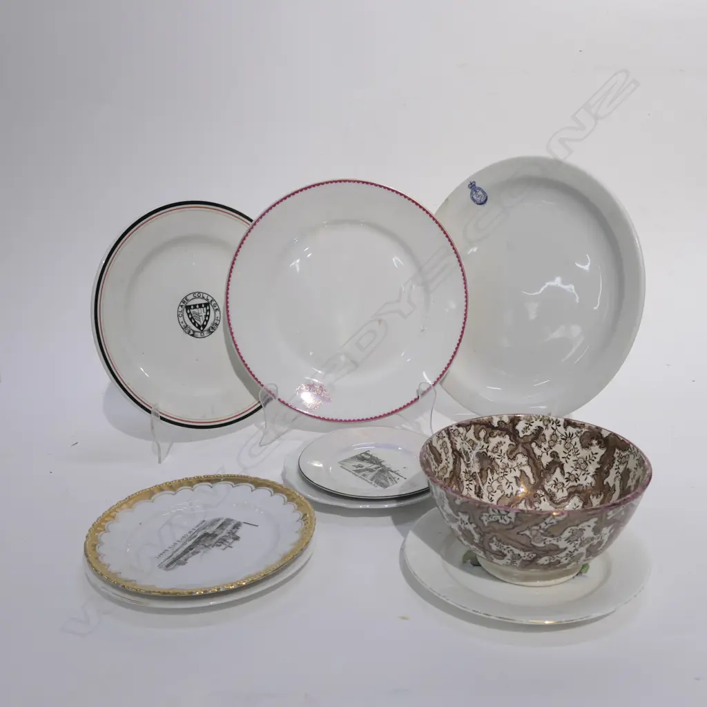 COLLECTION OF LOGO CHINA & SOUVENIR WARE Image 1++