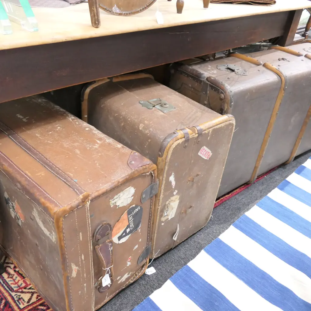 3 VINTAGE TRAVELLING TRUNKS W. 1020MM Image 1++