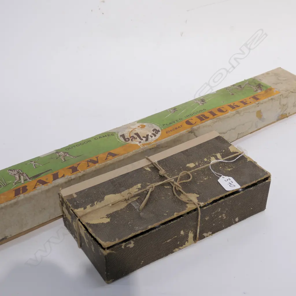 VINTAGE INDOOR BOWLS + CRICKET Image 1++