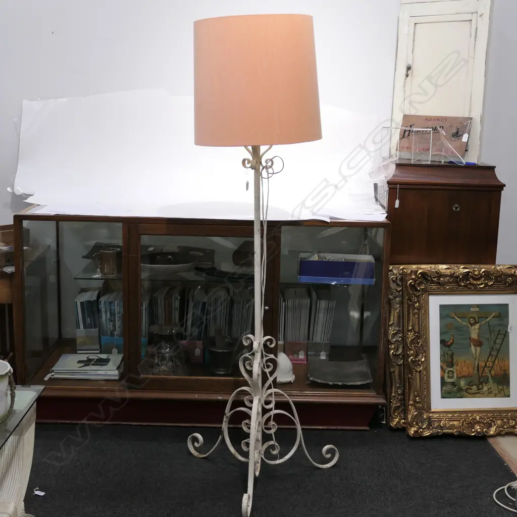 RETRO METAL STANDARD LAMP WHITE PAINTED Image 1++