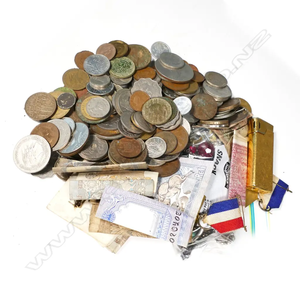 LOT MEDALS / COINS ETC Image 1++