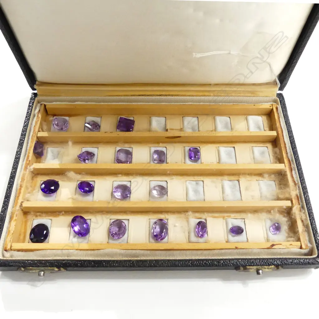 BOX OF AMETHYST SAMPLE STONES 19 STONES Image 1++