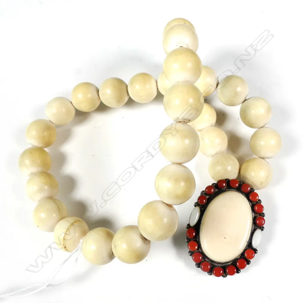 IVORY NECKLACE WITH SILVER CORAL PENDANT Image 1++