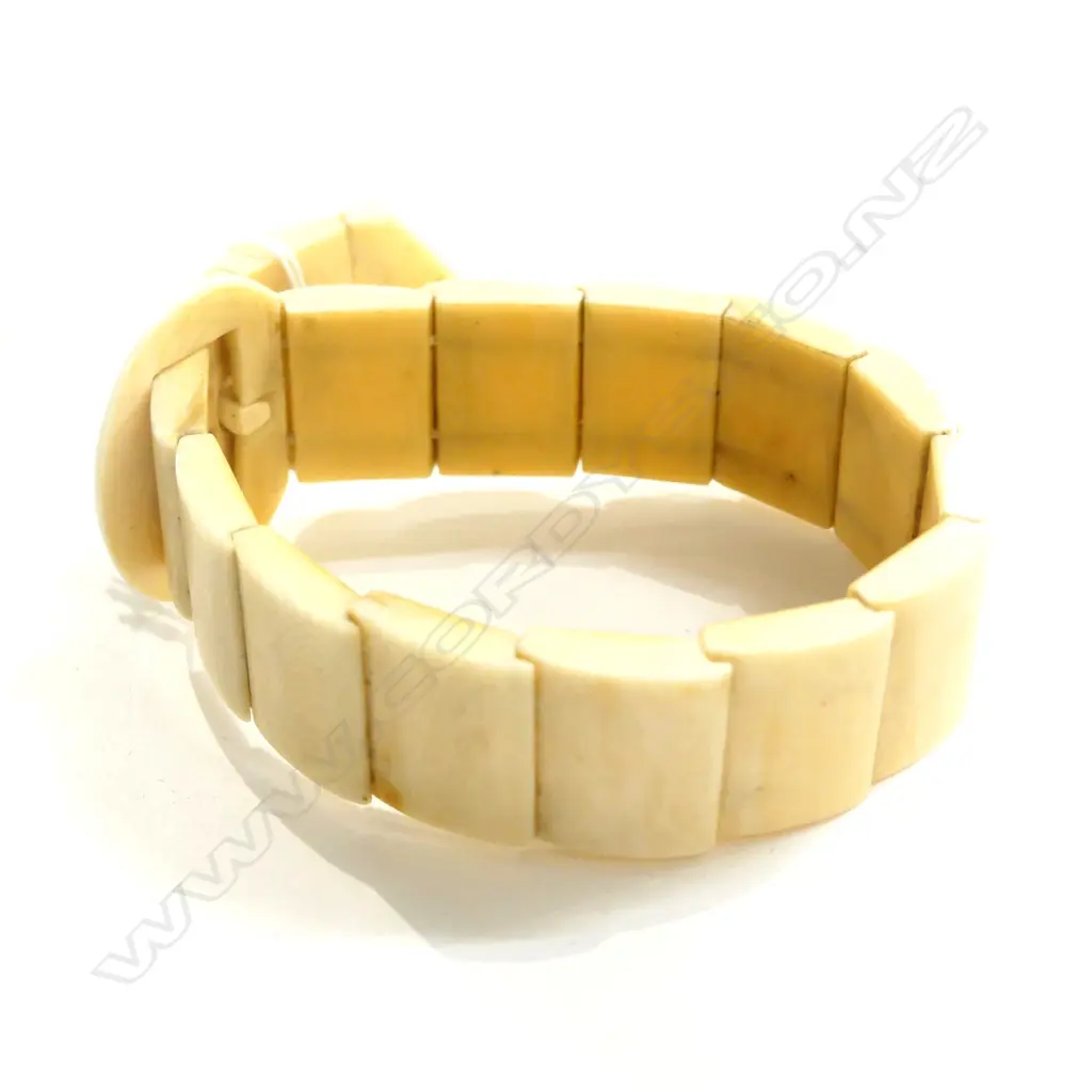 IVORY BRACELET IN THE FORM OF A BELT Image 1++