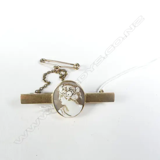 15CT GOLD CAMEO BAR BROOCH 5.80GM