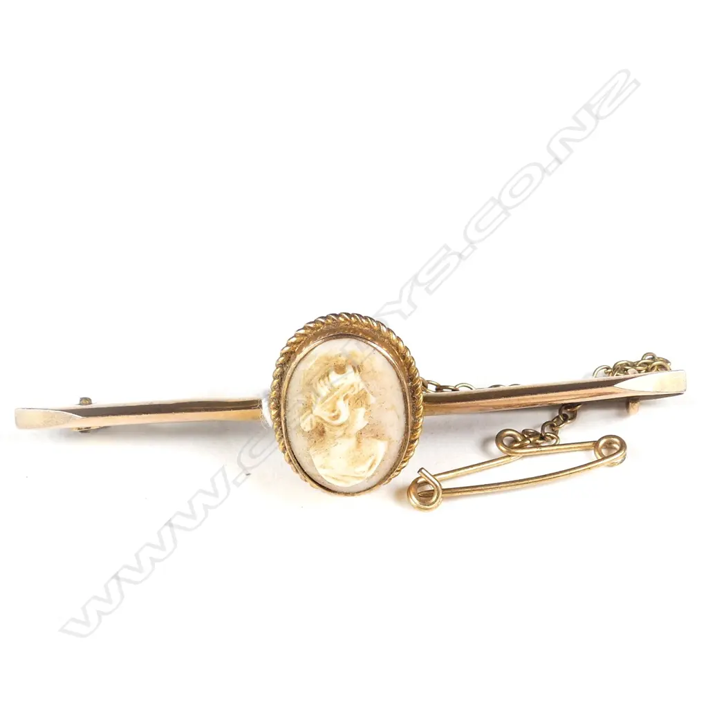 9CT GOLD CAMEO BAR BROOCH 3.05gm Image 1++