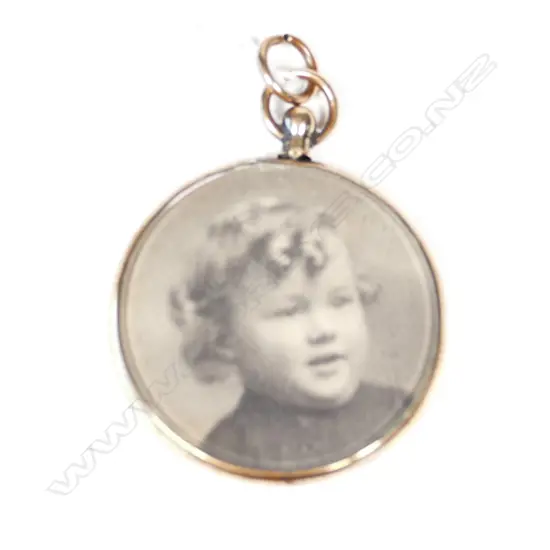 EDW ROLLED GOLD PHOTO LOCKET