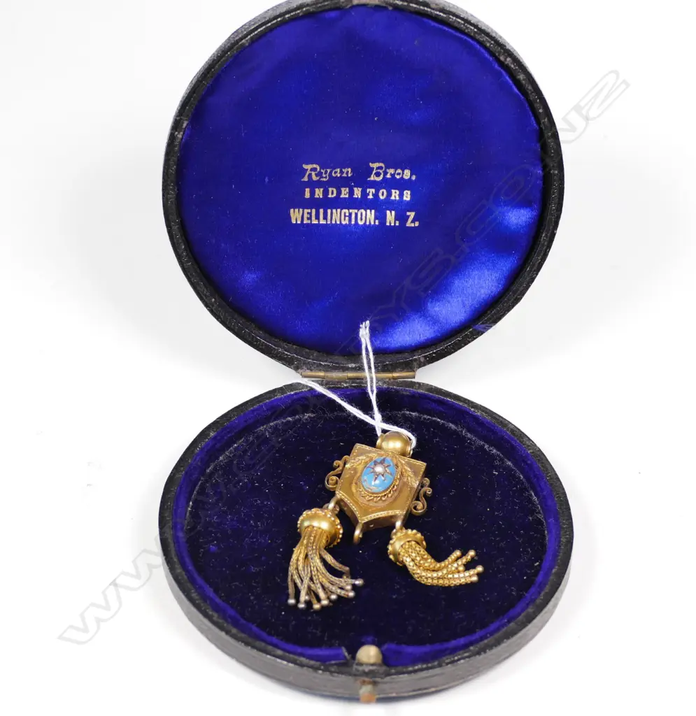 GOLD PLATED AND TURGUOISE PENDANT Image 1++