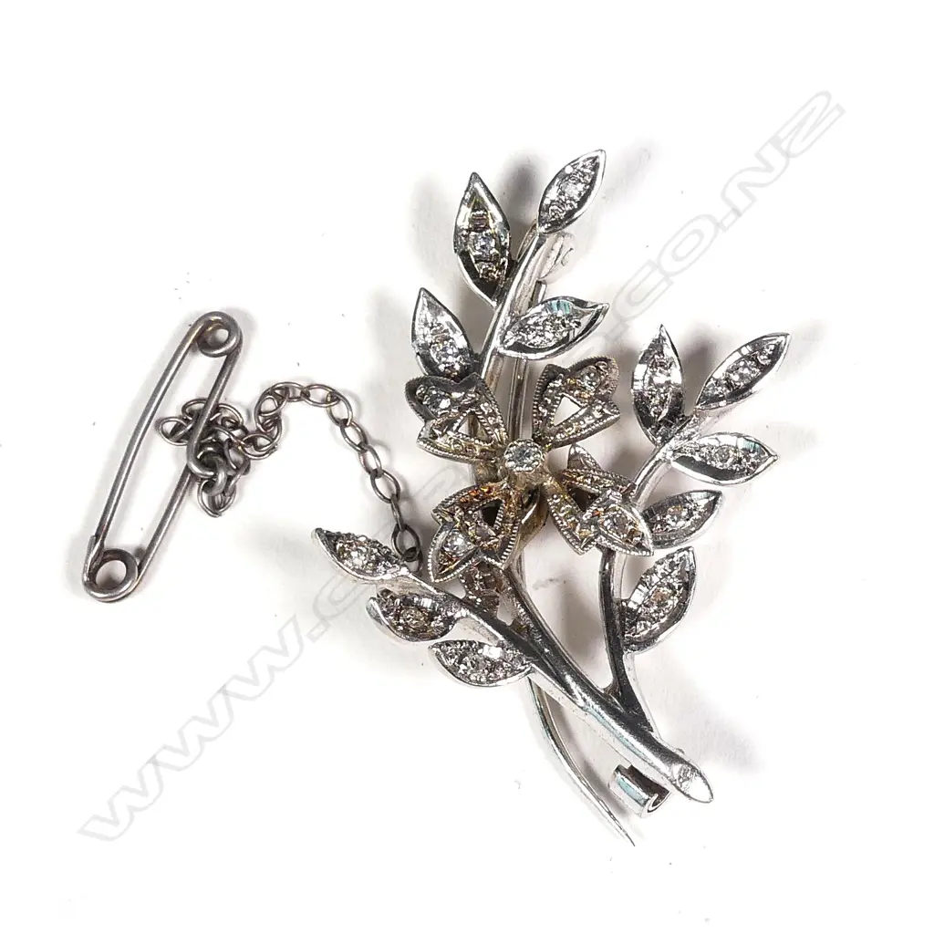 14CT WHITE GOLD DIAMOND BROOCH REPLACEMENT VALUATION $2995 (A67) Image 1++