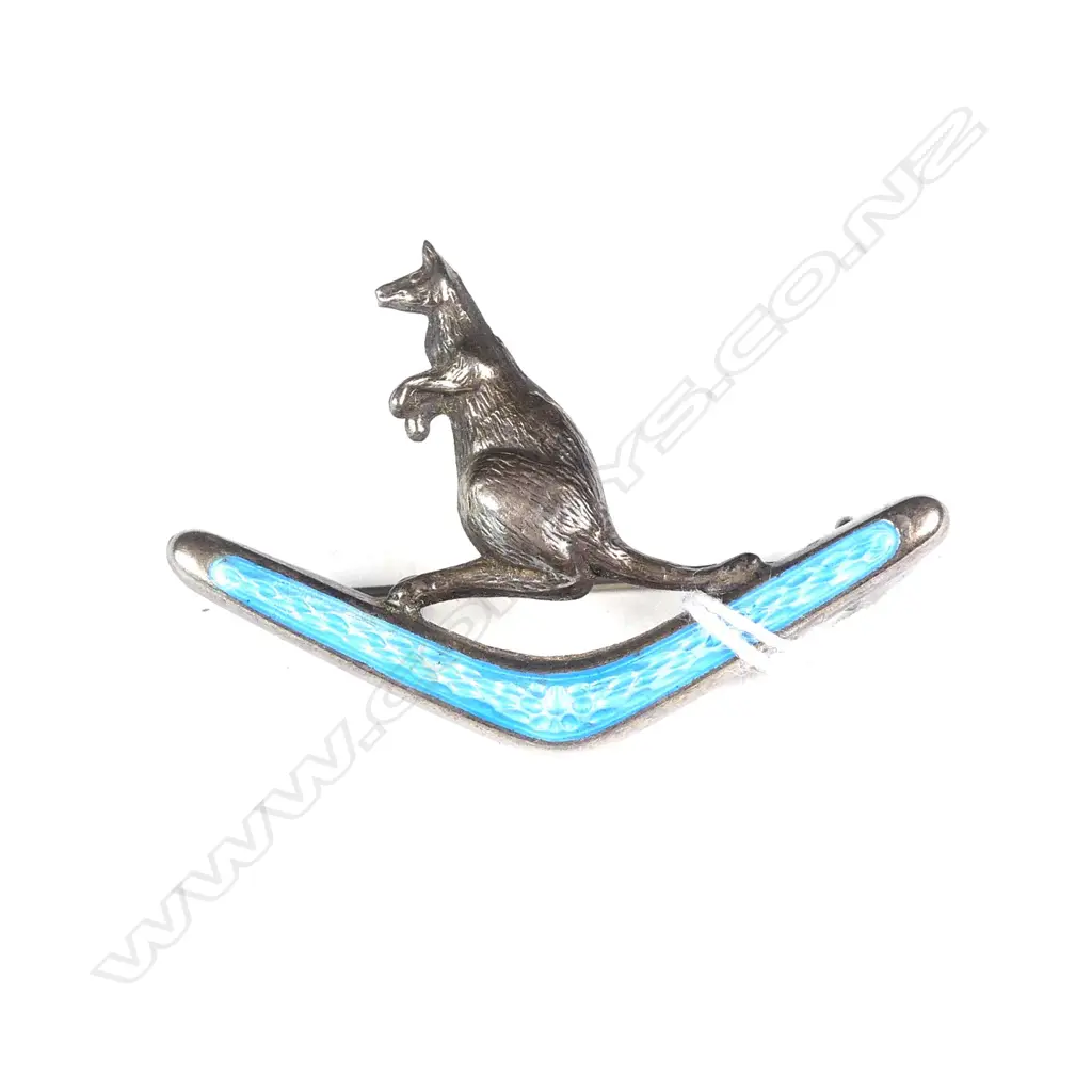 SILVER AND ENAMEL KANGEROO BROOCH Image 1++