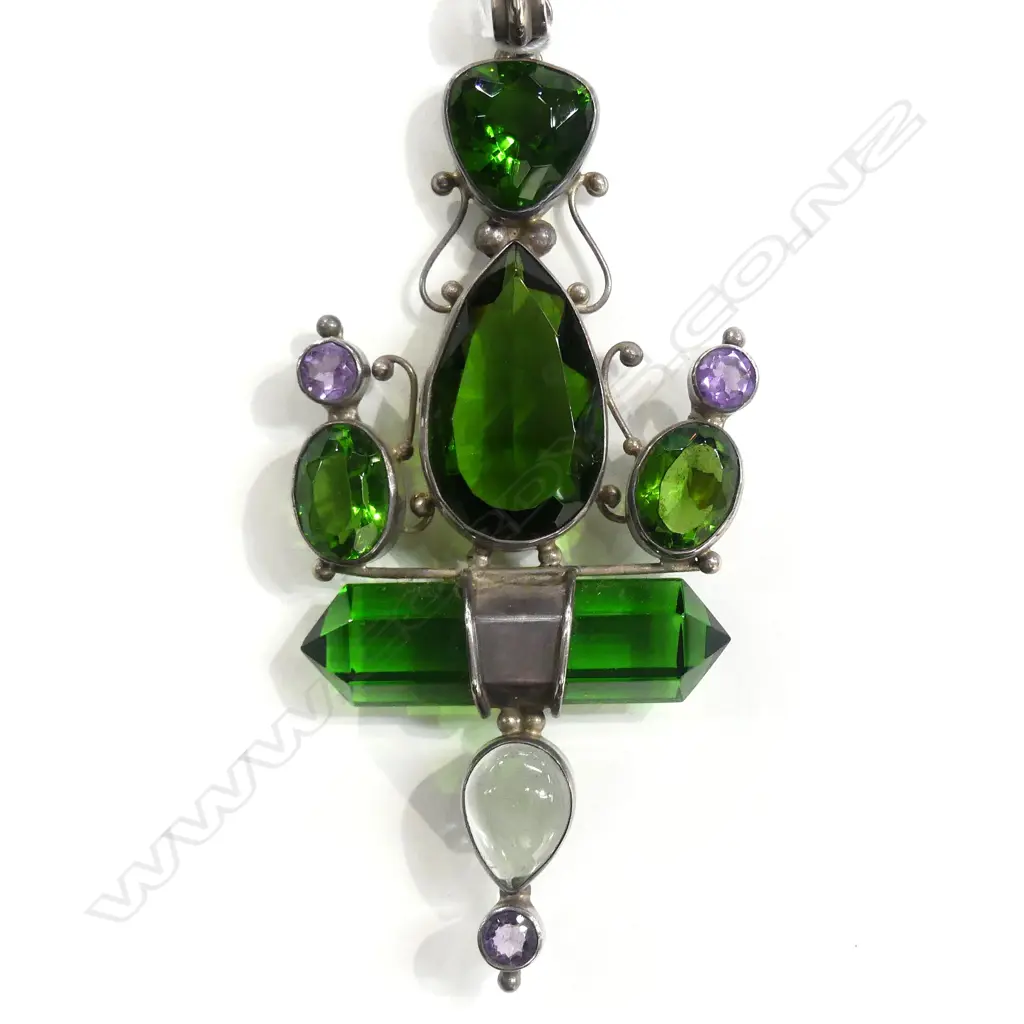 IMPRESSIVE SILVER AND GEMSTONE SET PENDANT Image 1++
