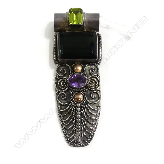 SILVER AND GEMSTONE SET PENDANT