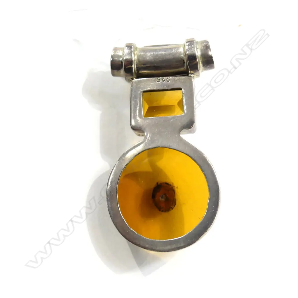 SILVER AND GEMSTONE SET PENDANT Image 1++