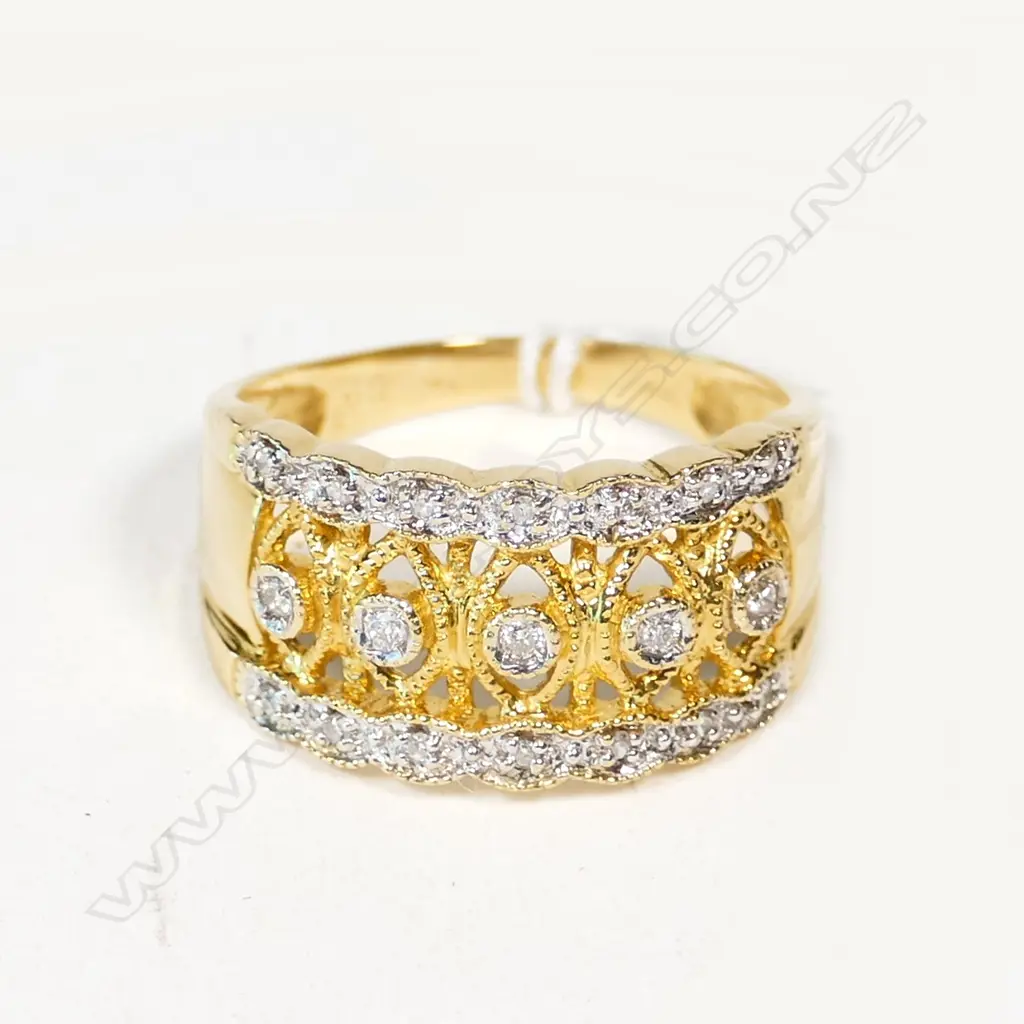 18CT & DIAMOND DESIGNER WIDE BAND RING Image 1++
