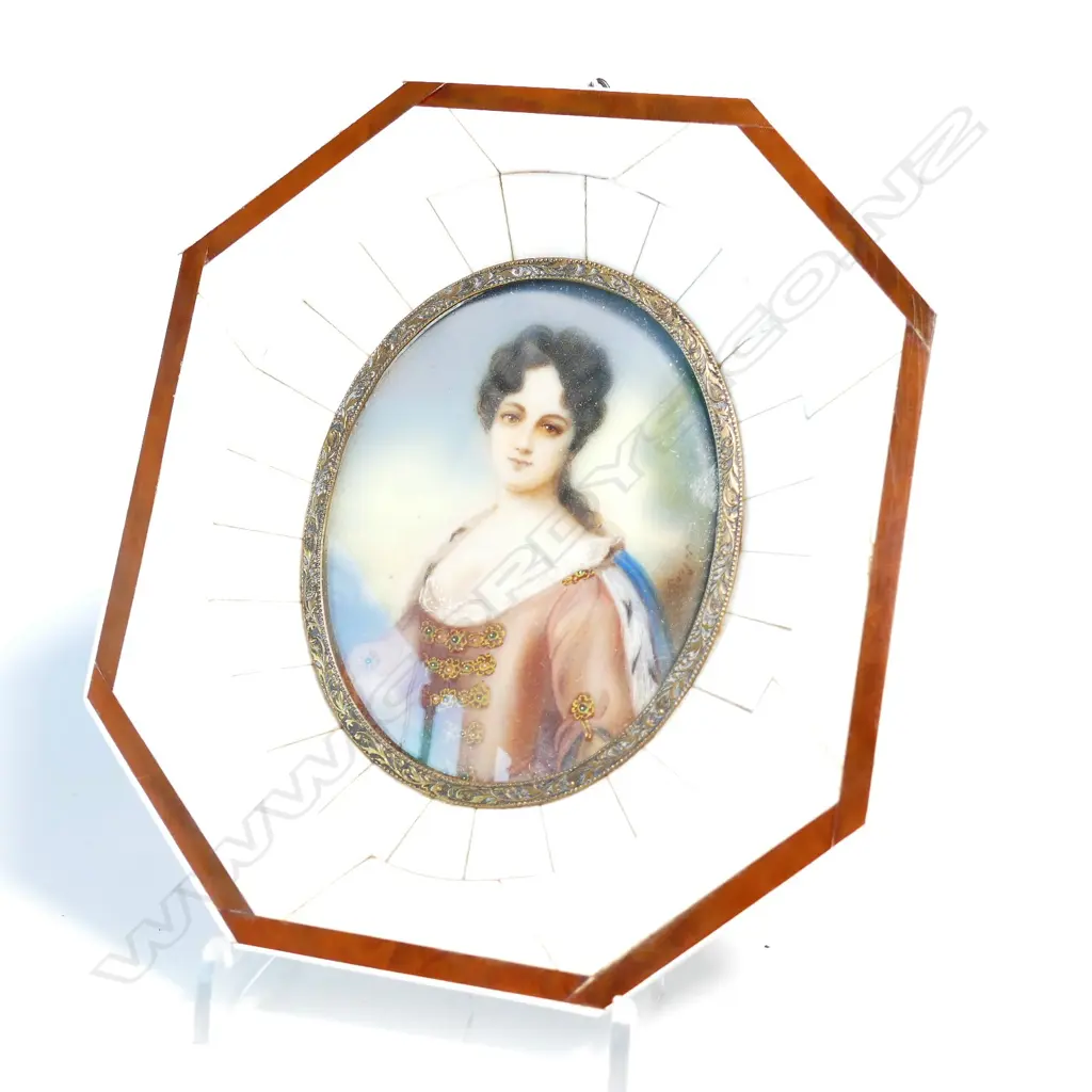 VINTAGE IVORY FRAMED H/PAINTED PORTRAIT MINIATURE Image 1++