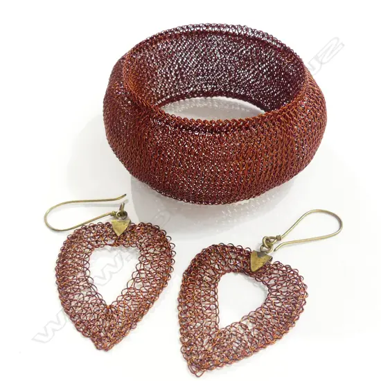 PAIR COPPER EARRINGS AND BRACELET