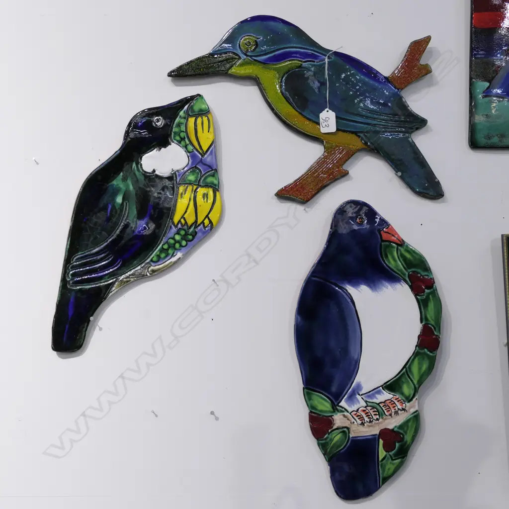 3 MORRIS & JAMES POTTERY WALL PLAQUES Image 1++