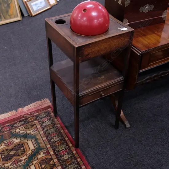 GEORGIAN MAHOGANY WASH STAND H. 820MM