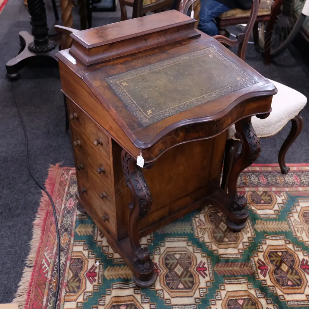 VICT DAVENPORT Image 1++