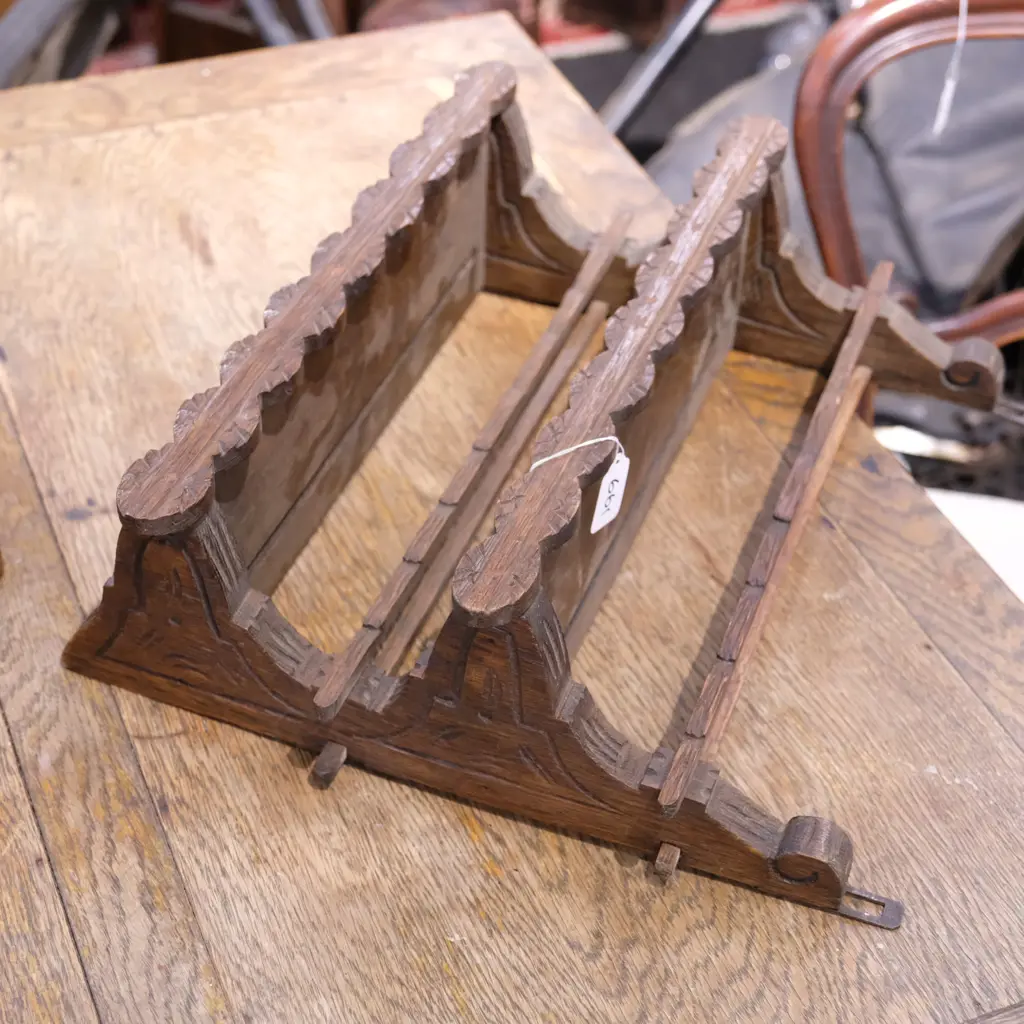 SMALL CARVED OAK SHELF L 400 MM Image 1++