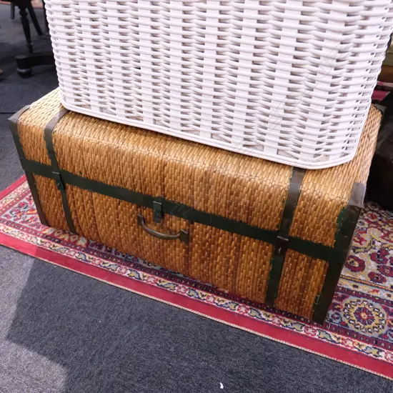 WICKER / METAL BOUND TRUNK L. 940MM