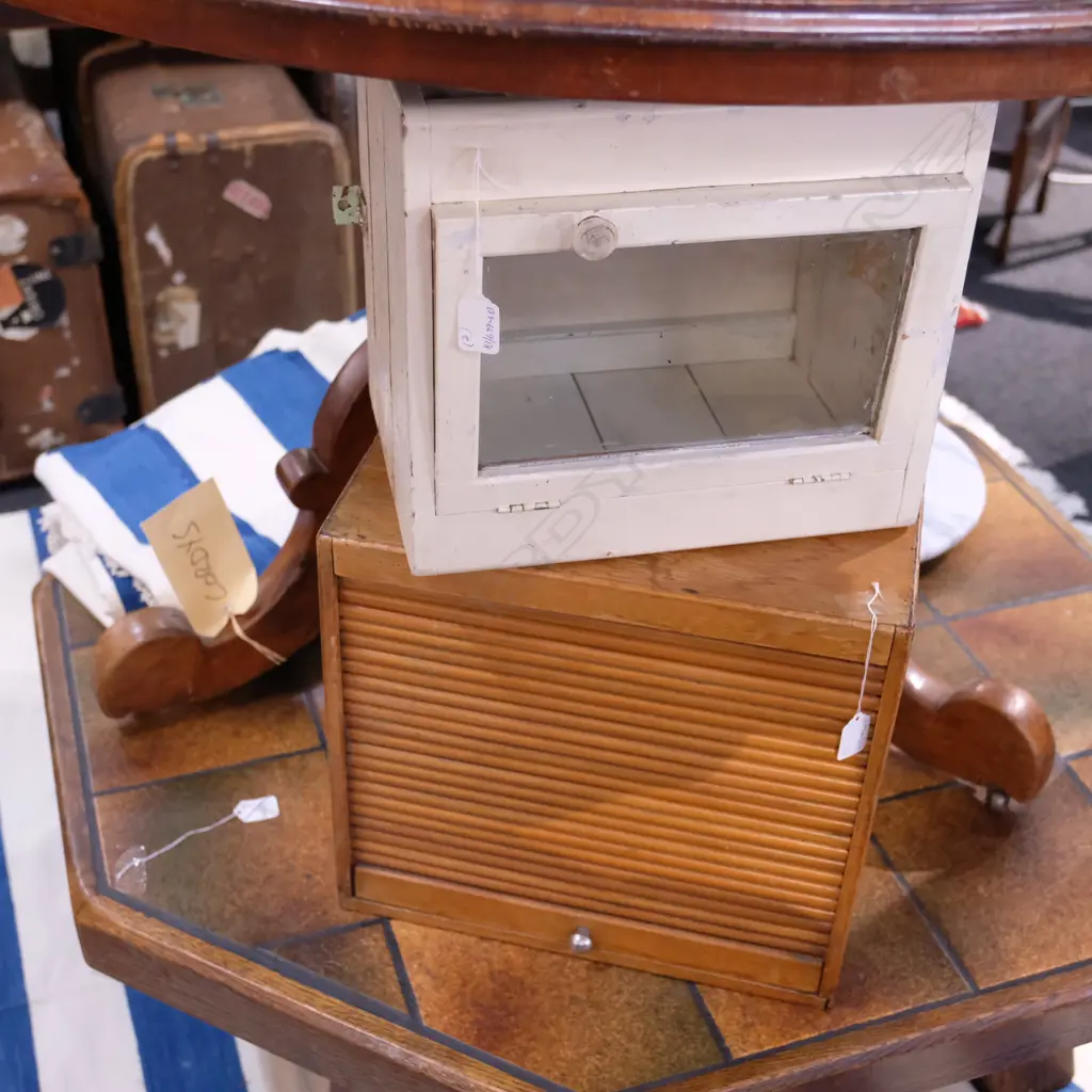 SMALL PAINTED MEDICINE CABINET + FILING CABINET H. 350MM Image 1++