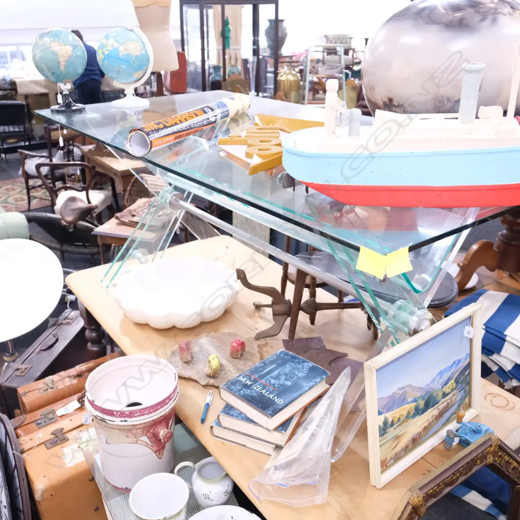 CONTEMPORARY ACRYLIC DESK 1800 X 900 MM Image 1++