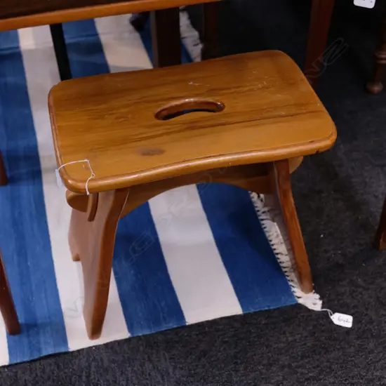 RIMU STOOL BY CRACKET CO. NELSON H. 370MM