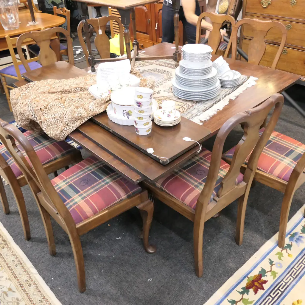 REGENCY MAHOGANY SUPPER TABLE WITH 2 LEAVES Image 1++