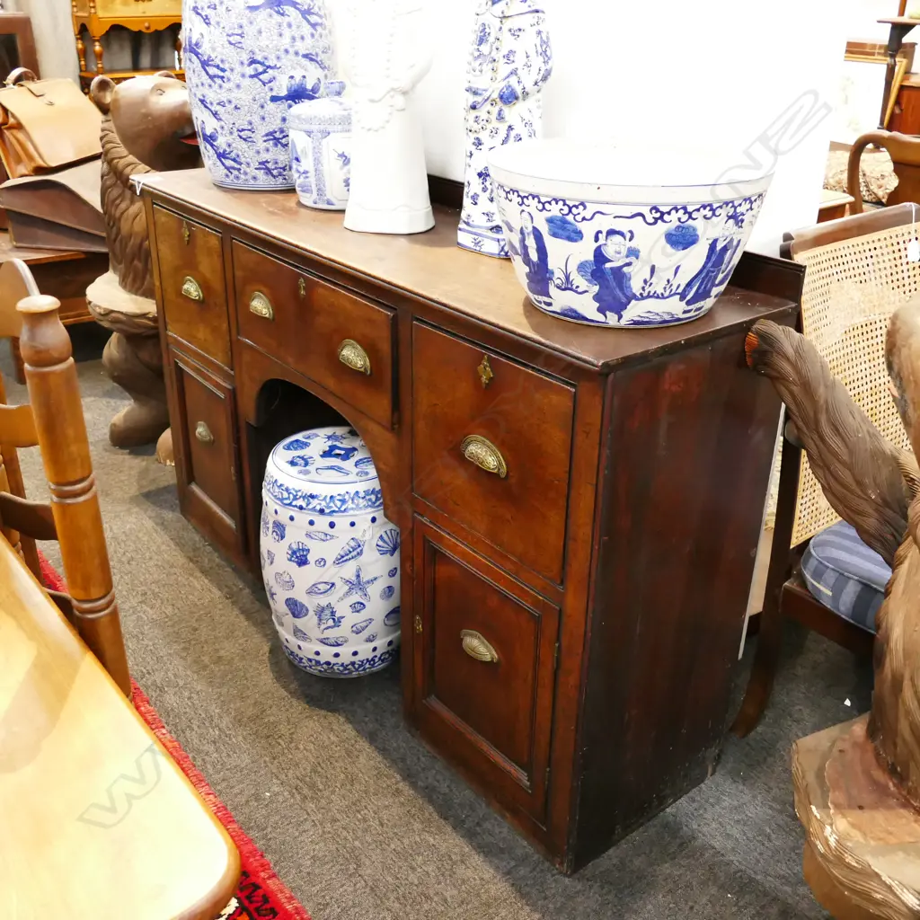 19TH C. MAHOGANY SIDEBOARD Image 1++