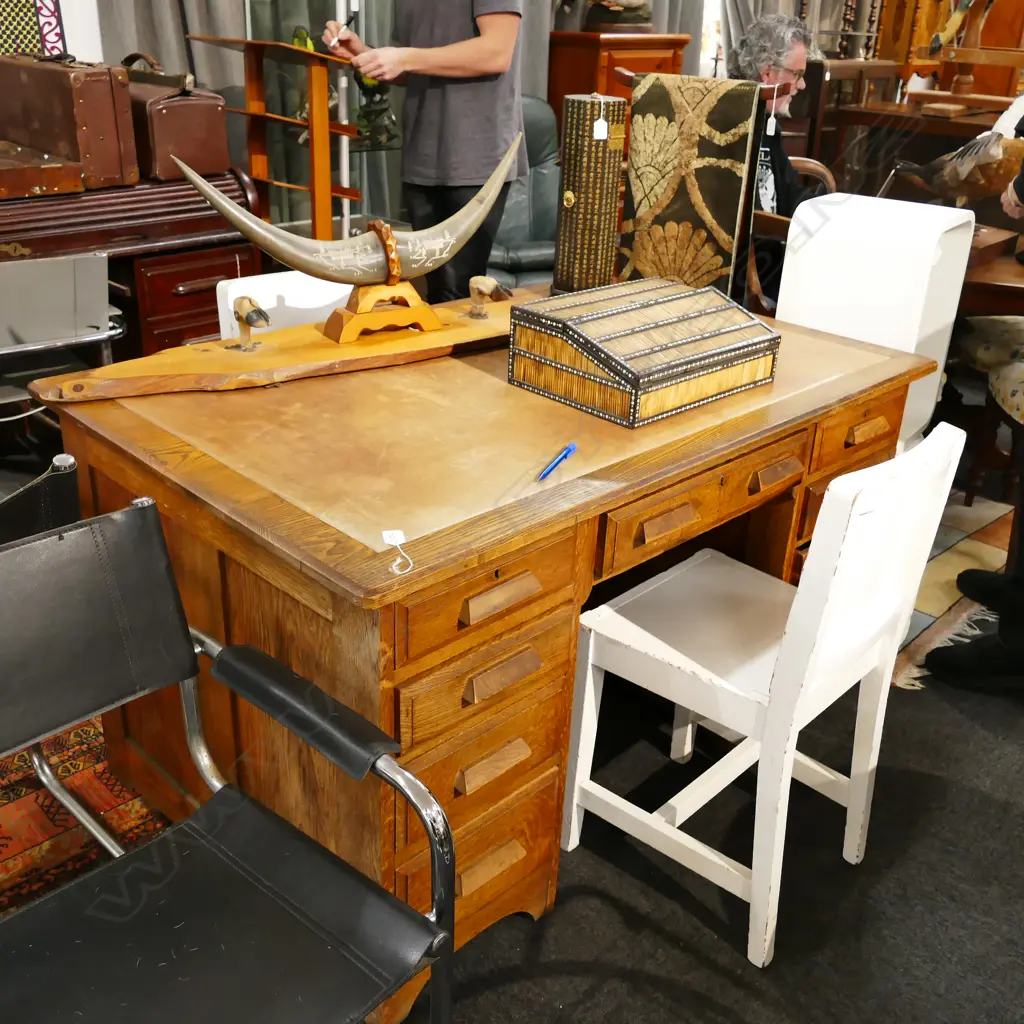 OAK TWIN PEDESTAL DESK Image 1++