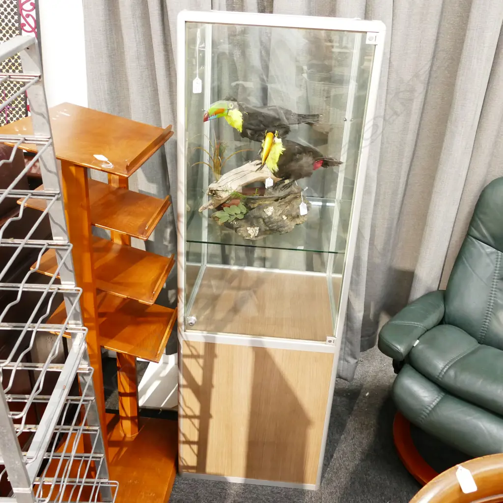 TALL ALUMINIUM DISPLAY CABINET H 1900 Image 1++