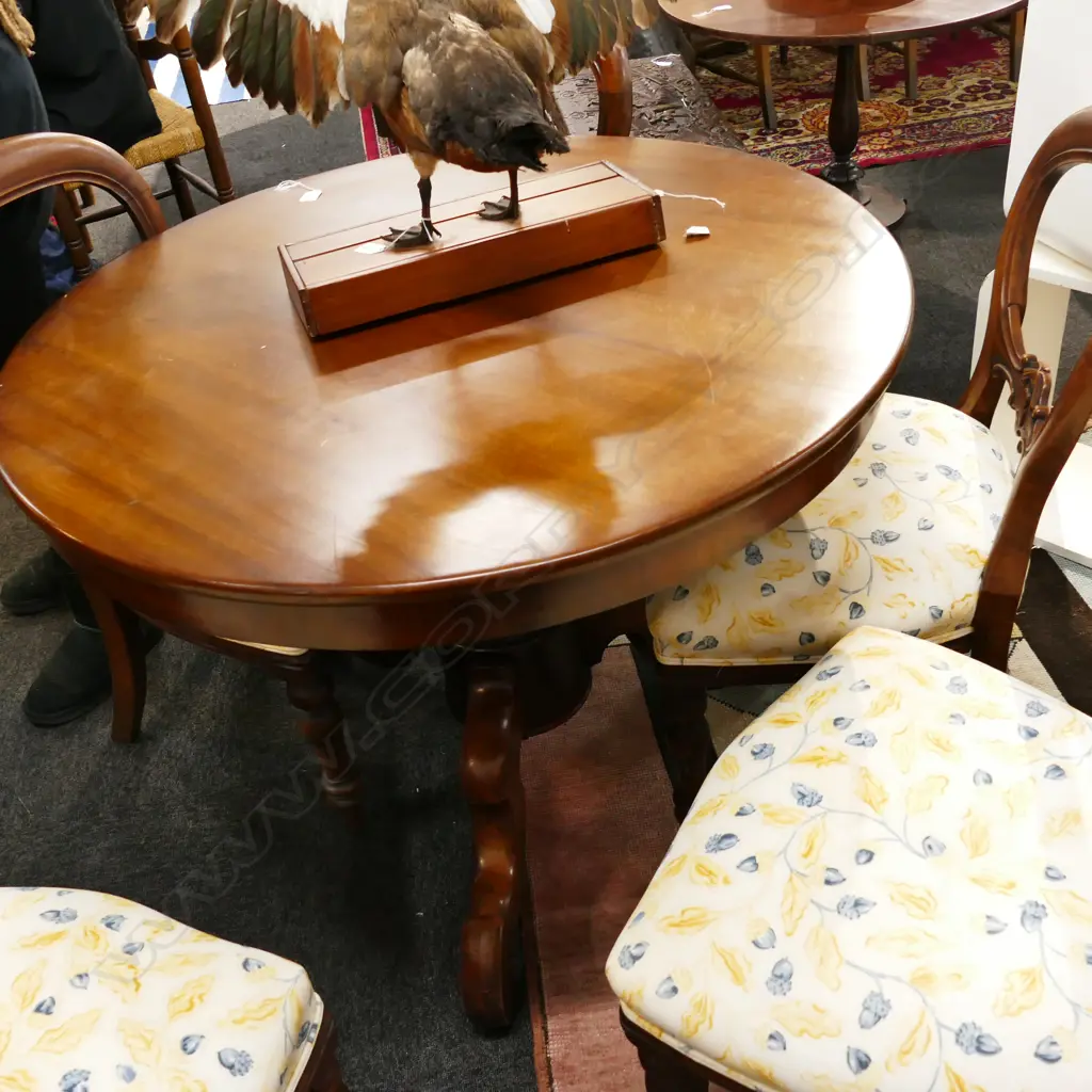 CIRCULAR MAHOGANY OCCASIONAL  Image 1++