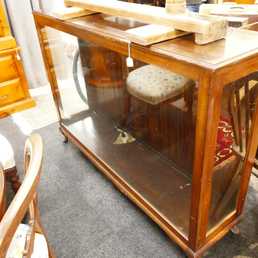 MAHOGANY CHINA CABINET L 1430 MM Image 1++