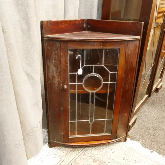 LEADLIGHT CORNER CABINET H 050