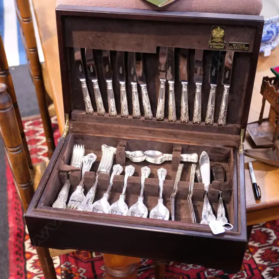 An English Arthur Price silver plate 12-piece double-struck King's pattern canteen of table cutlery