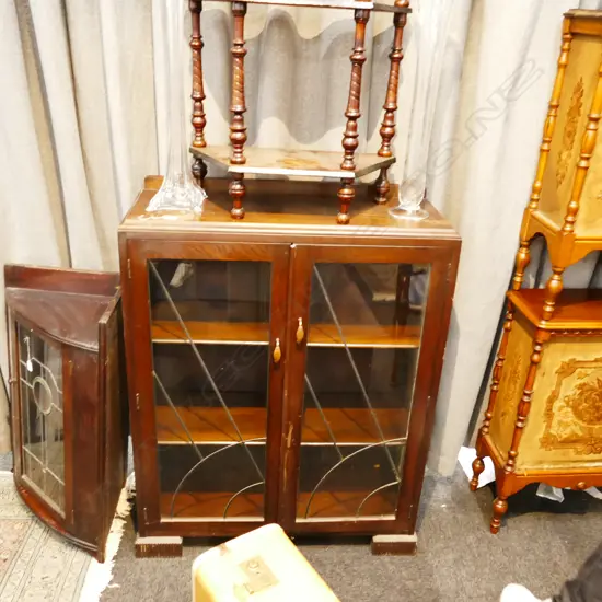 OAK LEADLIGHT CHINA CABINET H 1500 MM